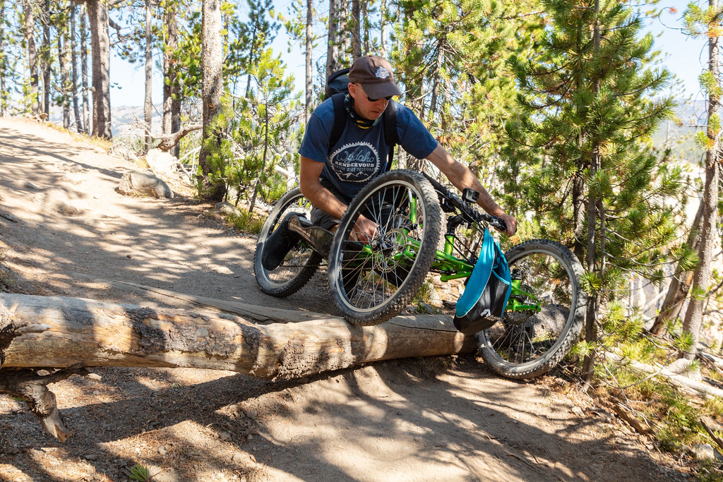 Hiking Wheelchair lets People With Disabilities enjoy outdoor lifestyle ...